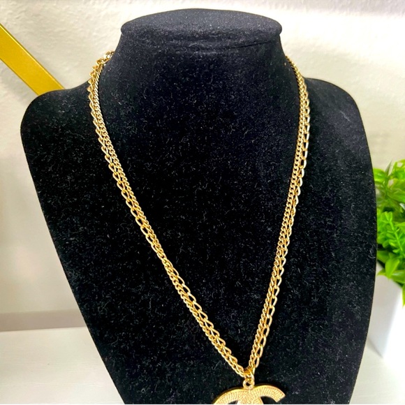 🔥Authentic Chanel Necklace 24k plated double chain with COA - Picture 5 of 10
